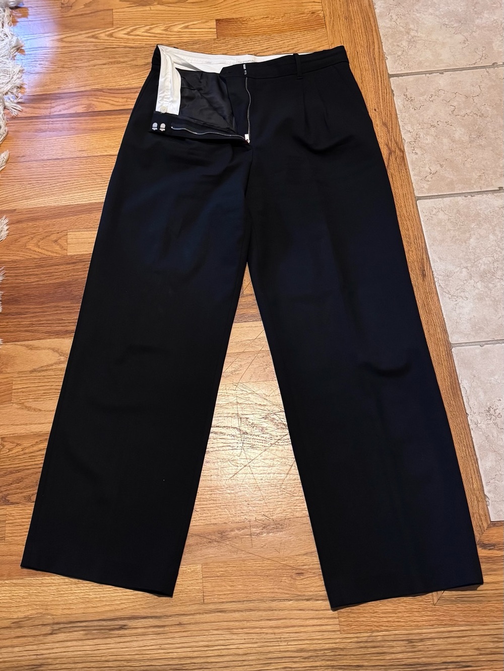 Aritzia Effortless Black Dress Pants - Classic Straight Fit